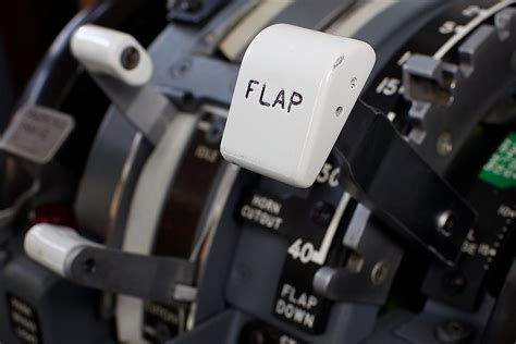 Avionics Software — Flaps 2 Approach Boeing 737 Simulator Project