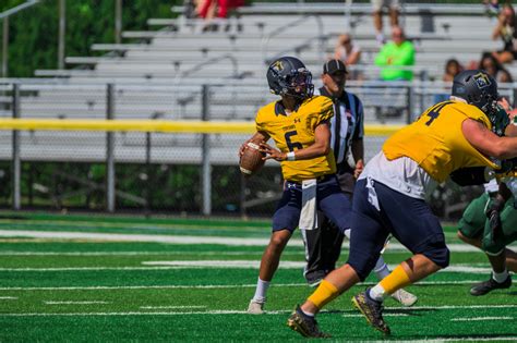 Zenfolio UMass Dartmouth Athletics 9 3 Vs Husson