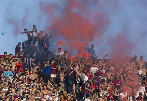 Argentina Tifoso Cade Dalla Tribuna E Perde La Vita Calcioblog