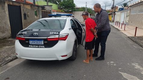 Homem é preso por suspeita de matar cão enforcado no quintal de casa