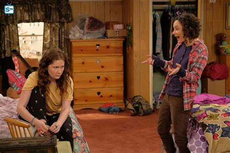 10x02 - Dress to Impress - Harris and Darlene - Roseanne Photo ...