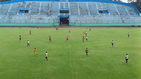 Arema Fc Terancam Jadi Tim Musafir Lagi Meski Mendaftarkan Stadion