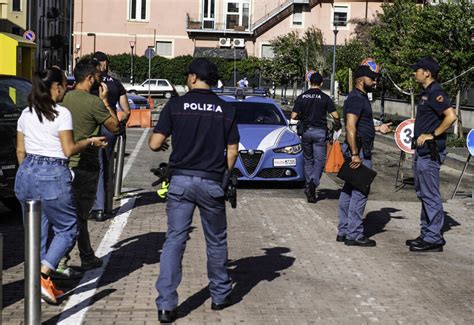 Uccide La Madre A Coltellate In Casa A Milano E Si Suicida Primopiano