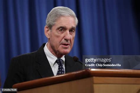 Robert Mueller Photos Et Images De Collection Getty Images