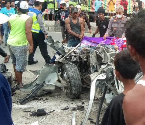 Kecelakaan Maut Di Jalur Pantura Avanza Tabrak Truk Tangki 6 Orang Tewas