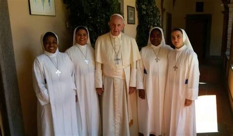 Il Papa Per La Prima Volta In Abruzzo Visita A Sorpresa Nel Convento