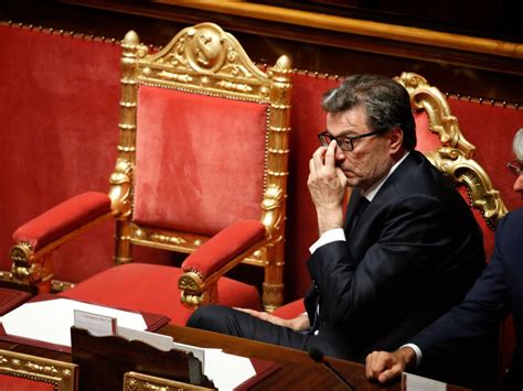 Tassa Extraprofitti Banche Il Caso Giorgetti E L Attenti Dell FT