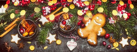 De Kerstmisbanner Met De Peperkoekmens Koekjes Overwoog Wijn