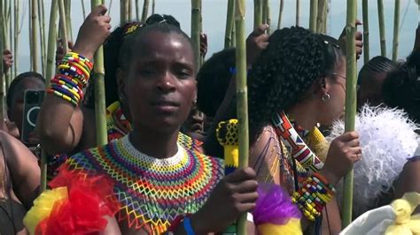 S Africas Zulus Fete Young Womens Purity At Reed Dance Ceremony