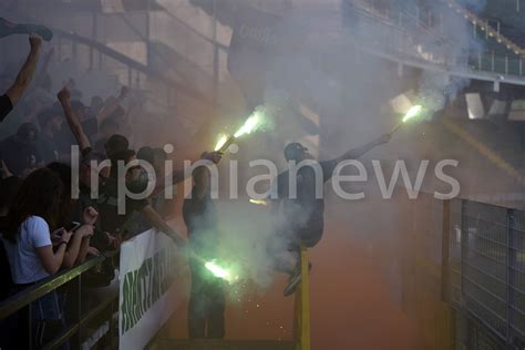 Avellino Calcio Curva Sud Blitz In Ritiro Per Suonare La Carica