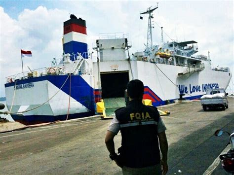 KM Swarna Bahtera Kapal Ferry Dan Roro Nurcholis