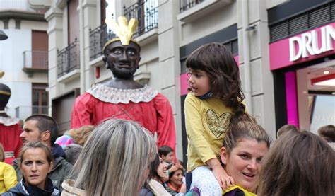 Fotos Del Recorrido De La Comparsa De Gigantes Y Cabezudos De San