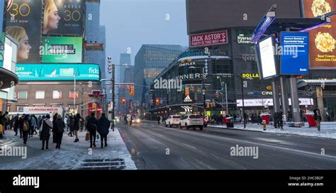 Ontario, Canada - December 18 2021 : Toronto city downtown Yonge-Dundas ...