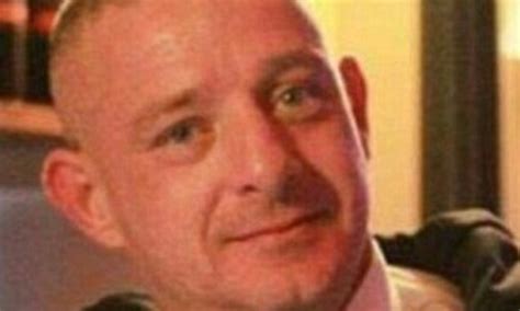 Manchester Man Who Travelled To Meet A Year Old Schoolgirl For Sex Is Jailed Daily Mail