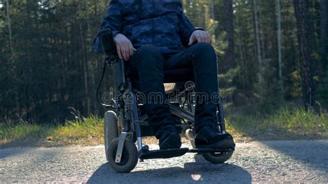 Cia O Po Wka Paraplegiczny Osoby Obsiadanie W W Zku Inwalidzkim Zbiory