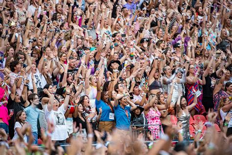 PHOTOS: Taylor Swift performs in front of sold-out crowd in Denver at ...