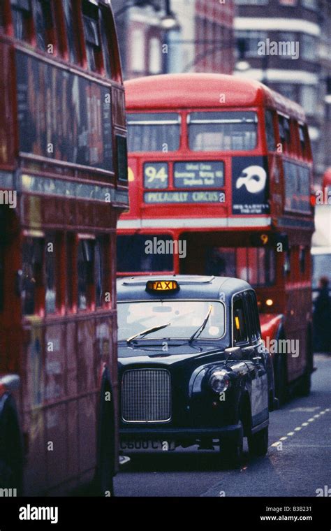 London Buses Hi Res Stock Photography And Images Alamy