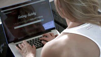 Tanned MILF Lures Naive Stepdaughter Into Kinky Threesome PornID XXX