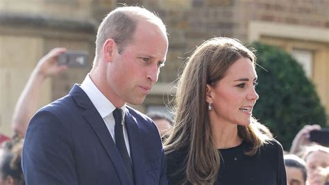 Kate Et William En Deuil Hilares En Plein Hommage Face La Foule