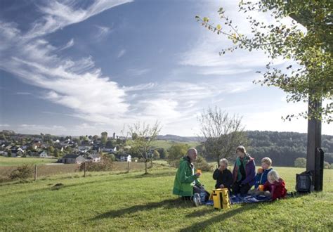 Krimihauptstadt Hillesheim Mit Barfu Pfad