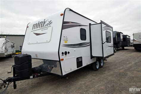 2015 Rockwood Mini Lite 2109S Travel Trailer by Forest River VIN # 403407 at MidwestRVWholesale.com