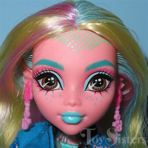 Monster High Skulltimate Secrets Lagoona Blue Hky Toy Sisters