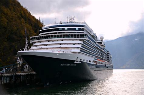 alaska-inside-passage-cruise-skagway-nieuw-amsterdam