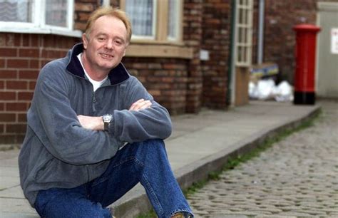 Coronation Streets Les Battersby Star Takes Up Wrestling In Drastic