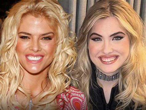 Anna Nicole Smith S Look Alike Daughter Attends Kentucky Derby Event