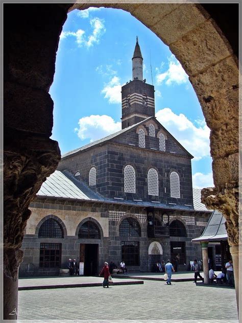 Diyarbak R Ulu Camii The Great Mosque In Diyarbak R Turkey Camii