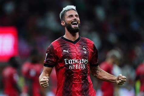 Torcedores Vascaínos invadem o Instagram de Olivier Giroud Ao Vasco