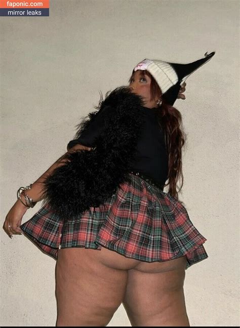 Lizzo Aka Lizzobeeating Nude Leaks Onlyfans Faponic