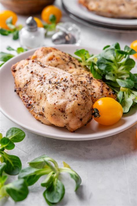 Broiled Chicken Breast Recipe That S Super Juicy And Flavorful