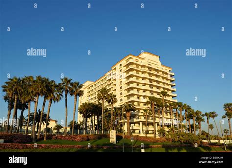 The Hilton Waterfront Hotel Resort, Huntington Beach CA Stock Photo - Alamy