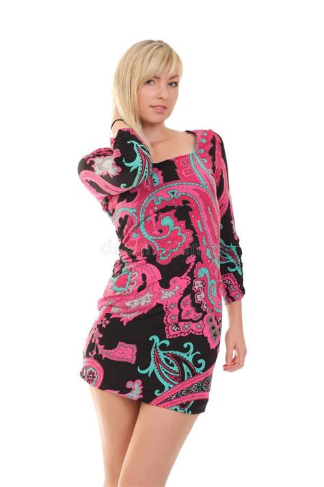 Belle Blonde En Robe Rouge Sur Fond Blanc Image Stock Image Du Coiffure Heureux