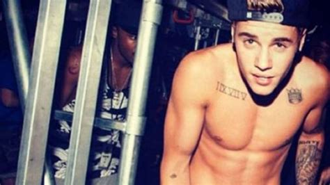 Bieber Organiza Fiesta Al Desnudo Yo Soi T