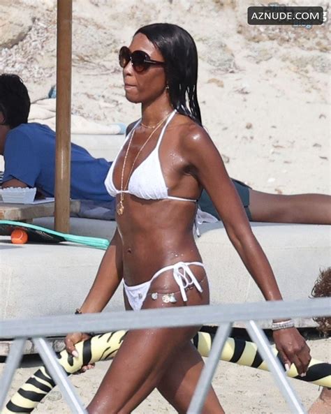 Naomi Campbell Sexy Spotted Showing Off Her Sultry Body In A Hot White Bikini At Mykonos Beach