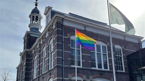 Gemeente Deurne Hijst Regenboogvlag Als Steun Voor Lhbti Gemeenschap Deurne Media Groep