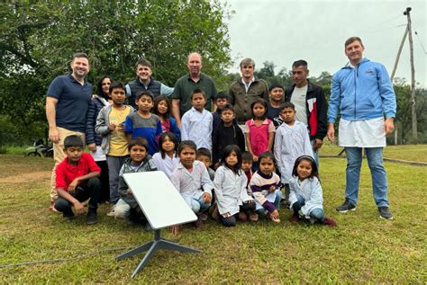 La provincia expande la conexión satelital de Starlink en escuelas