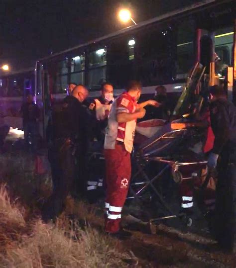 Resultan 20 Lesionados En Choque Entre Dos Camiones Al Sur De La Ciudad