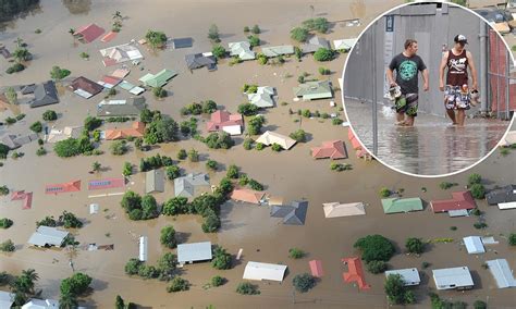 Australia Floods 25 Dead And Dozens Missing As Water Swallows Up Brisbane Daily Mail Online