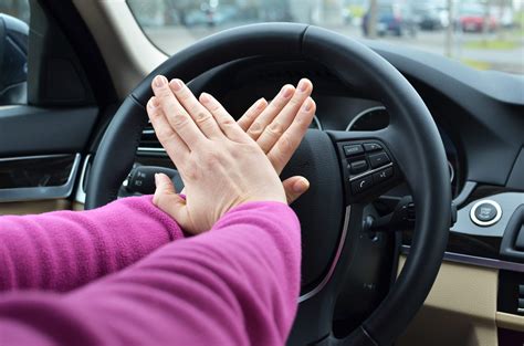 5 Tips To Help You Become A Defensive Driver Avoid Aggressive Drivers