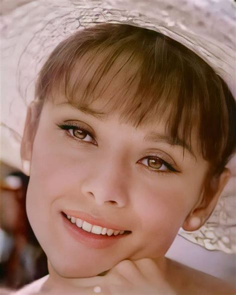 Audrey Hepburn As Gabrielle Simpson In Paris When It Sizzles The