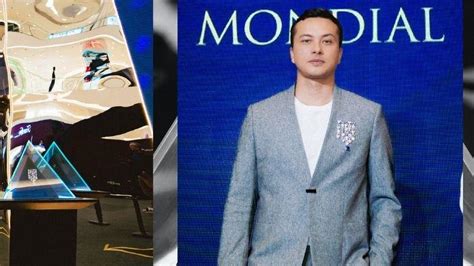 Hadir Di Pop Up Exhibition Nicholas Saputra Bahas Tren Brooch Sebagai Fashion Statement 2024