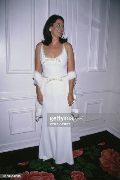 6058 Lorraine Bracco Photos And High Res Pictures Getty Images