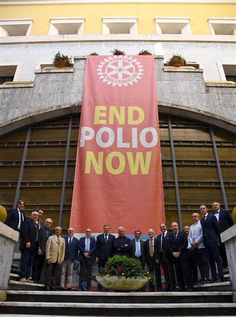 I Rotary Club Insieme Per Il Progetto End Polio Now Comune Di Salerno