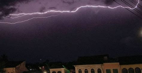 Tempestade fortes raios e trovões assusta moradores da Chapada