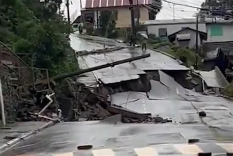 Rua Em Gramado Desmorona E Moradores São Retirados De Casa Após Fortes