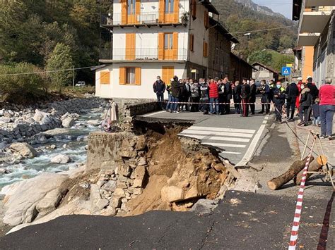 Il Capo Della Protezione Civile Borrelli Nelle Zone Colpite In Piemonte