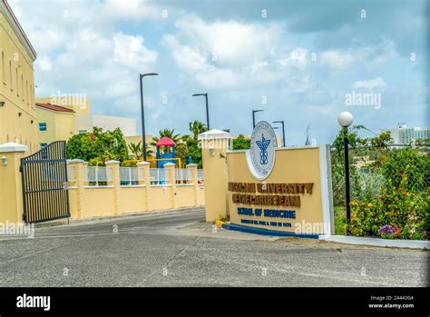 Maho Stmaarten December 2018american University Of The Caribbean